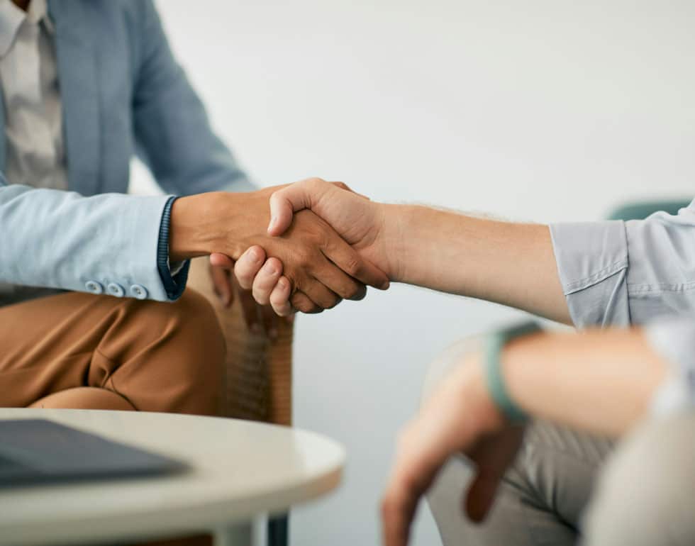 Construyamos juntos tu próximo equipo Nearshore, contacto con Nearbridge global