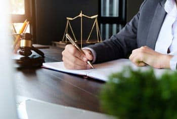 Nearshore global en contratos legales bajo ley estadounidense